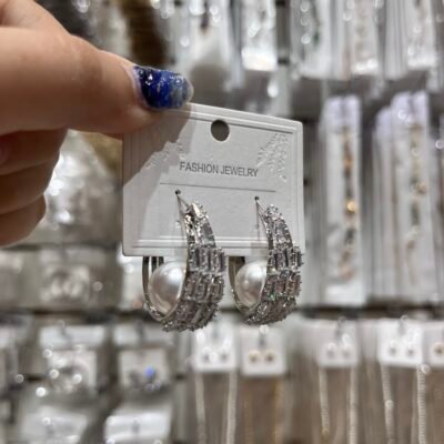 Aros Plateados con Perlas