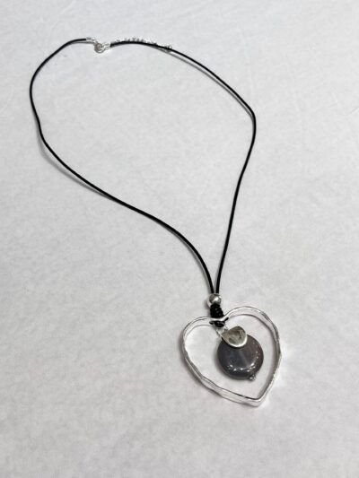 Collar largo de corazon